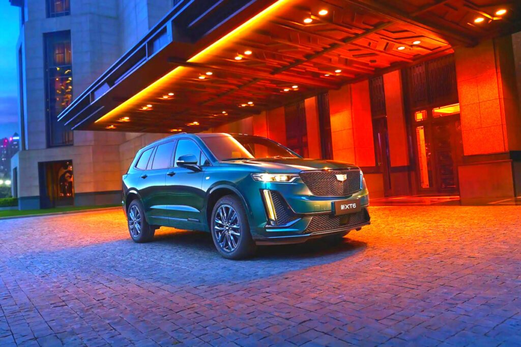 Cadillac-2025-XT6-unveiled-6-1024x683.jpg