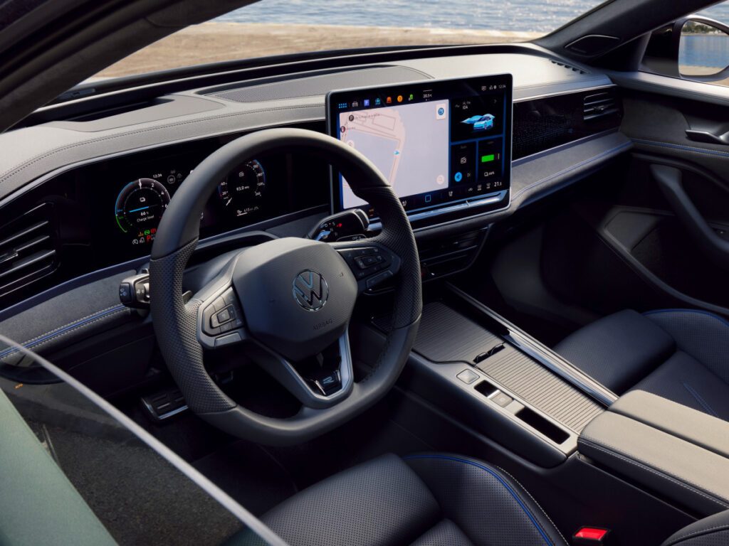 Volkswagen-Passat-eHybrid-unveiled-4-1024x768.jpg
