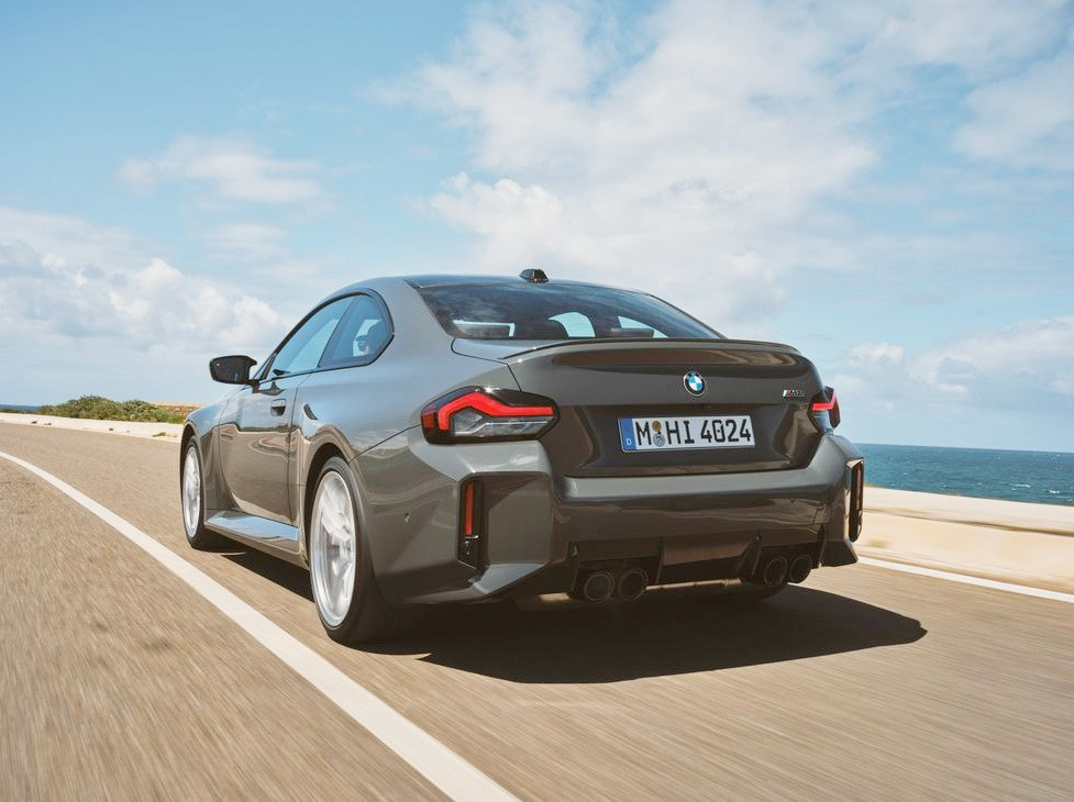 2025-BMW-M2-3_.jpg