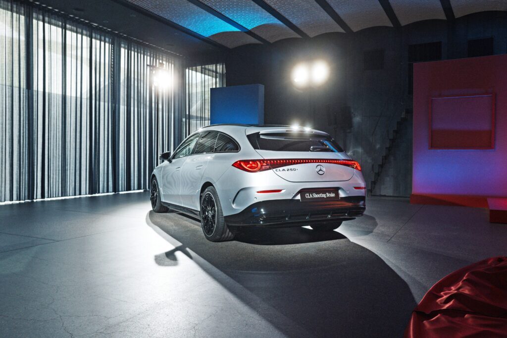 Mercedes-Benz-unveils-its-first-electric-vehicle-shooting-brake005-1024x682.jpg