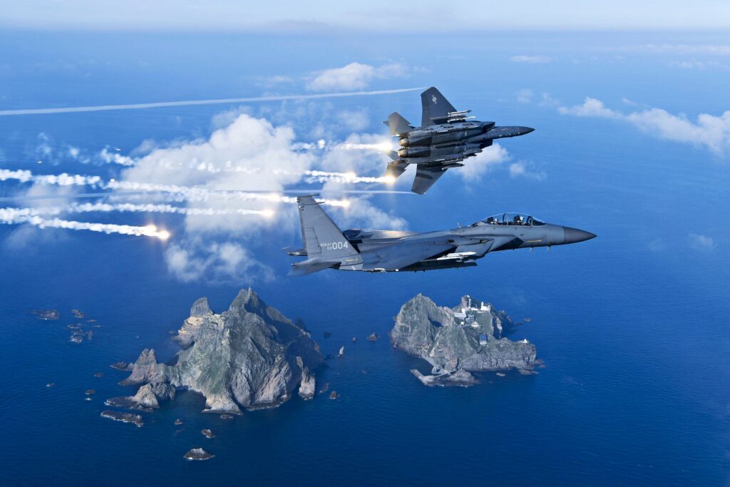 F-15K-fighter-jets-owned-by-the-South-Korean-Air-Force005-1024x683.jpg
