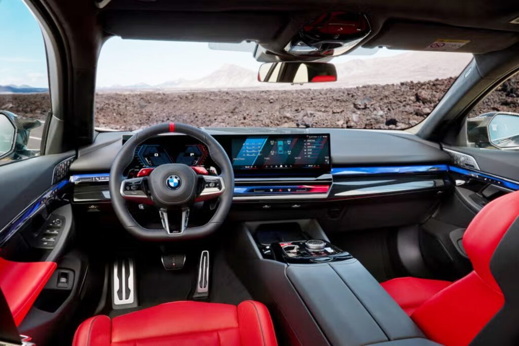 2025-BMW-M5-%ED%88%AC%EC%96%B4%EB%A7%81-4_-1024x683.jpg