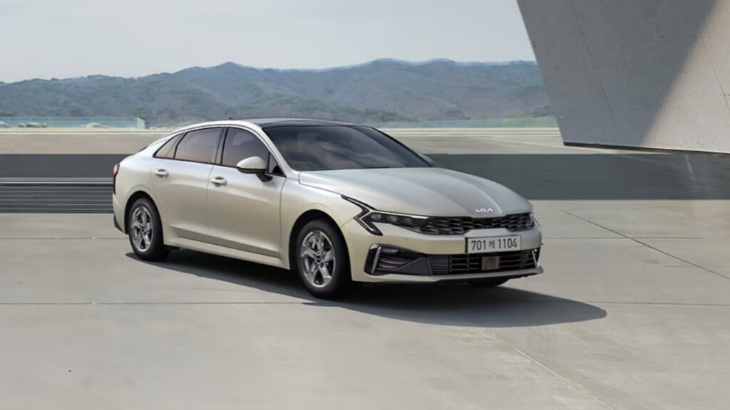 Kia-Sedan-K8-Hybrid-Huge-Discount-4-1024x576.jpg