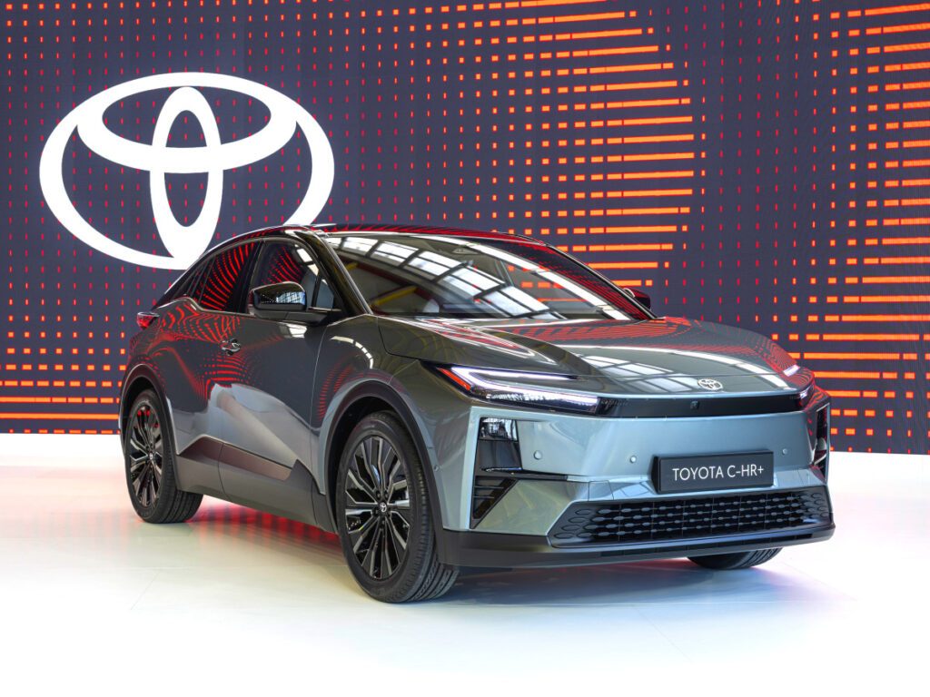 Toyota-C-HR-Plus-Revealed-3-1024x768.jpg