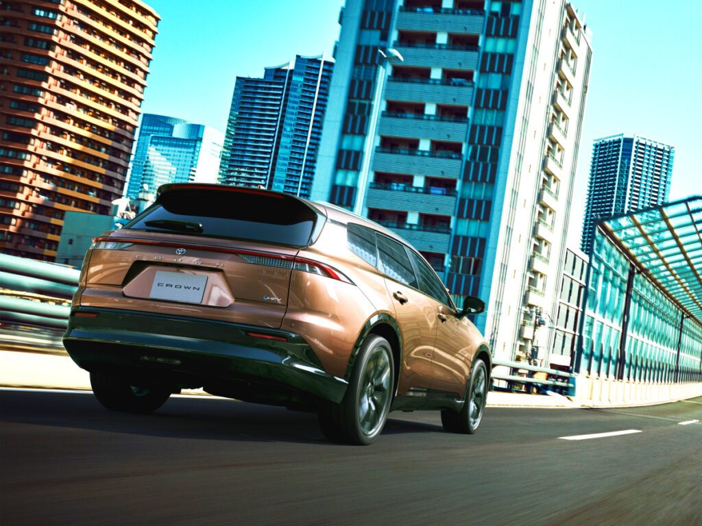 Toyota-Crown-Estate-Revealed-8-1024x768.jpg