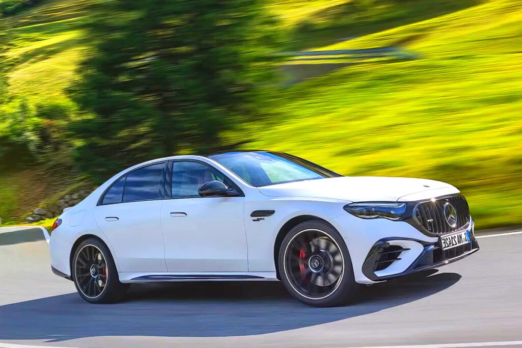The-2025-E53-AMG-PHEV-Unveiled-1024x683.jpg