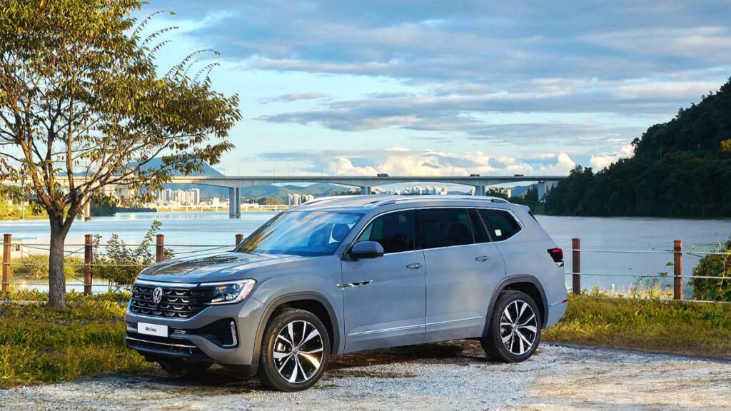 Volkswagen-Atlas-large-SUV-designed-practical-use-2-1024x576.jpg