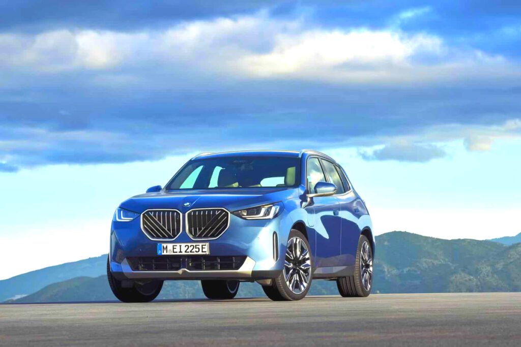 BMW-unveils-the-new-X3-PHEV-4-1024x683.jpg