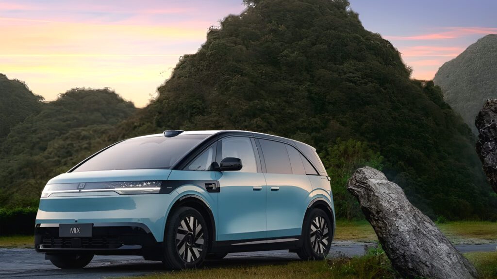 Zeekr-Electric-Minivan-Mix-Appears-3-1024x576.jpg