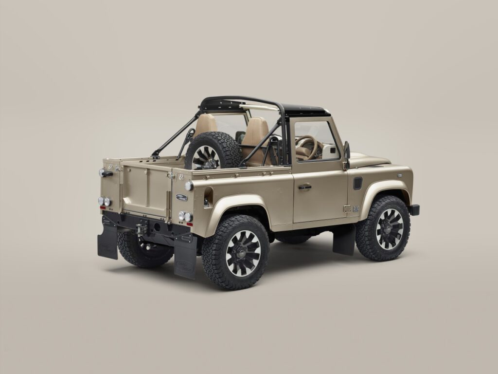 Classic-Defender-V8-SoftTop-Unveiled-7-1024x768.jpg