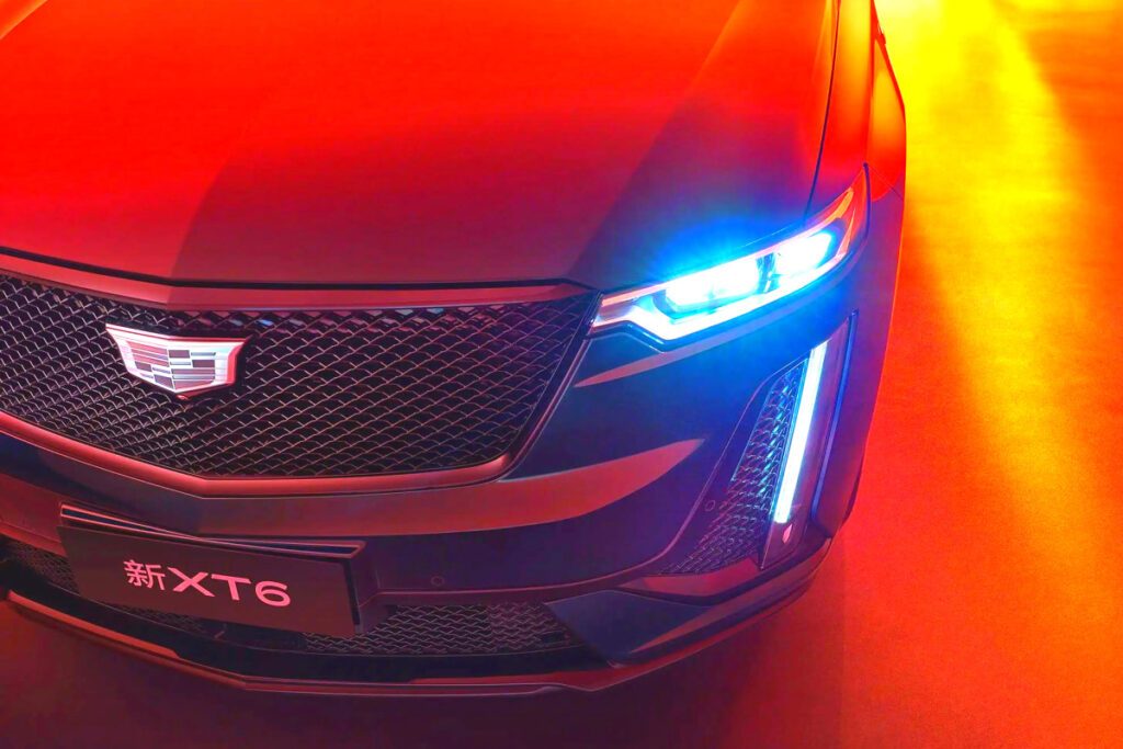 Cadillac-2025-XT6-unveiled-5-1024x683.jpg