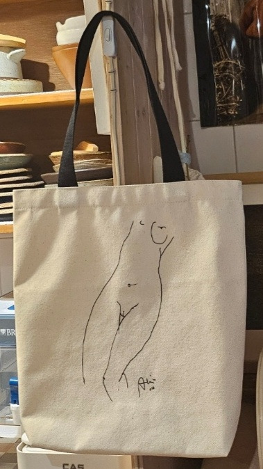 알바로 시자 에코백.jpg