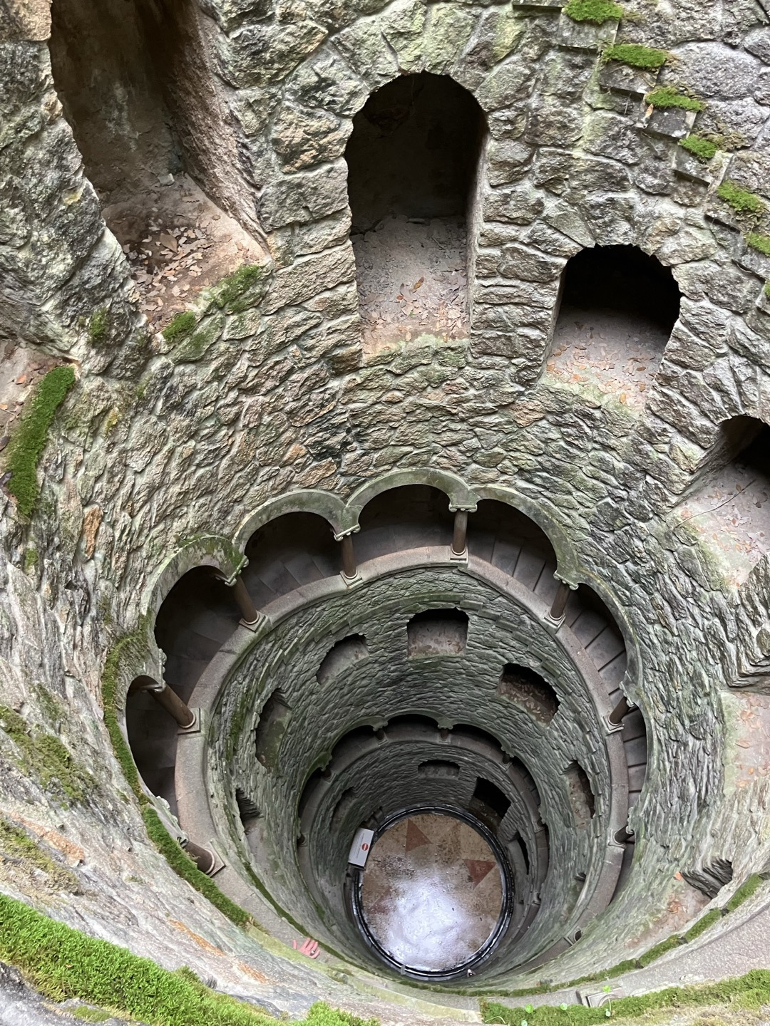 라갈레아저택 지옥의 입구.jpg