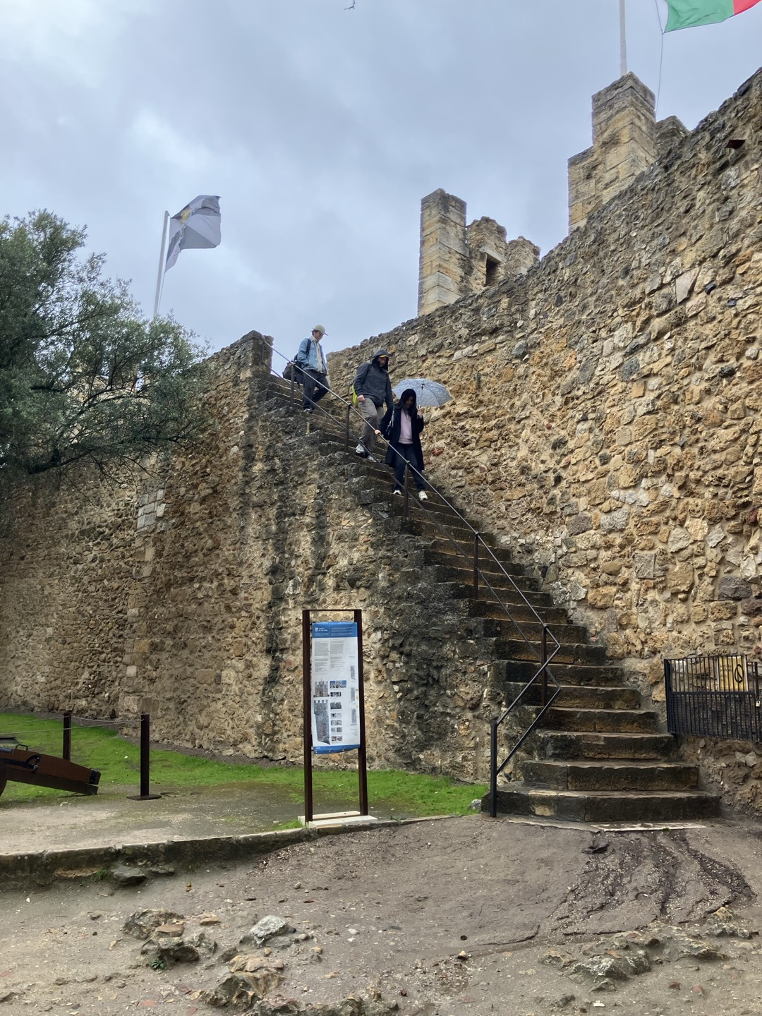 리스본 성벽2.jpg