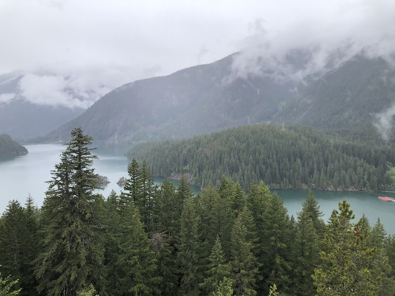 디아블로 호수 전경.jpg