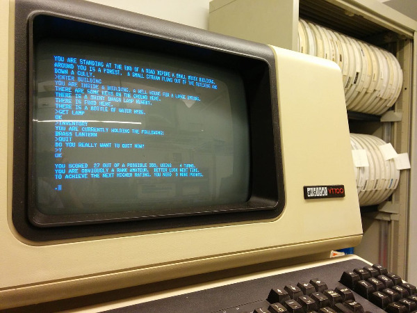 1280px-Colossal_Cave_Adventure_on_VT100_terminal.jpg