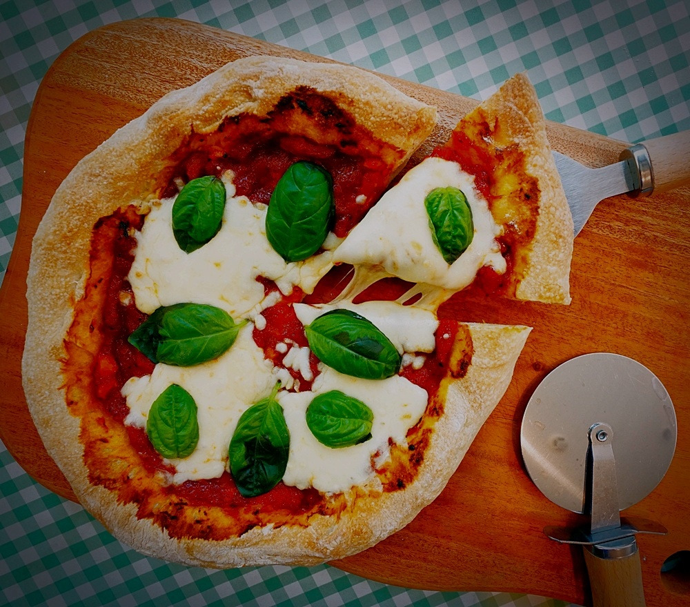 6-4생바질나폴리피자.jpg