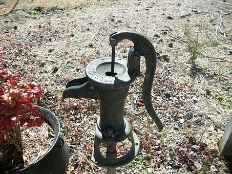 hand-pump-142013__340.jpg