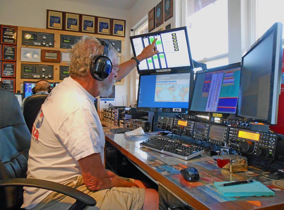 사진1-DXer Shack.jpg