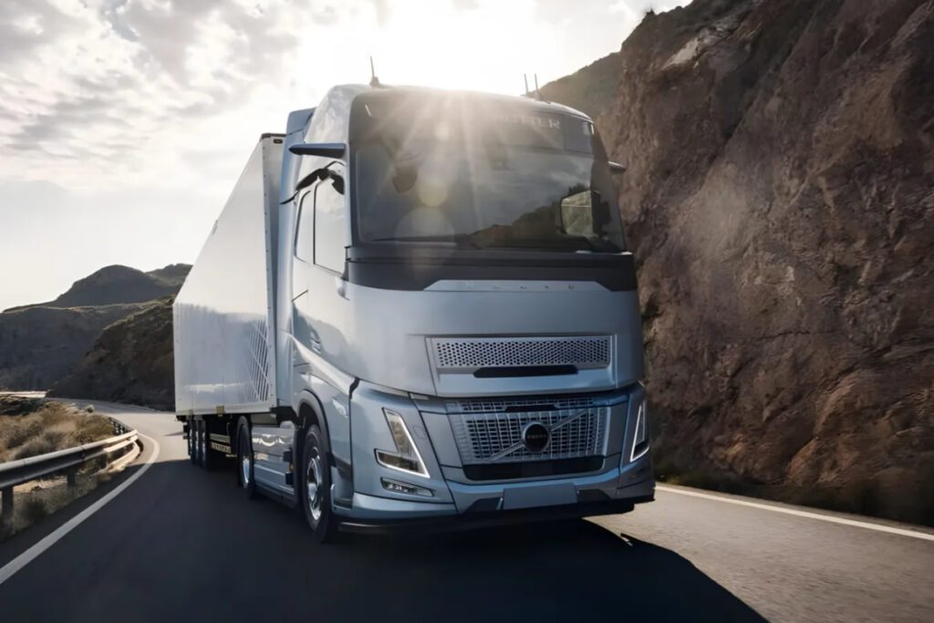 Volvo-FH-Aero-launched-1024x683.jpg