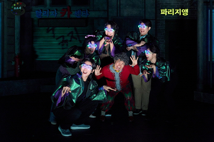 이상한 나라의 춘자씨 공연사진 (4).jpg