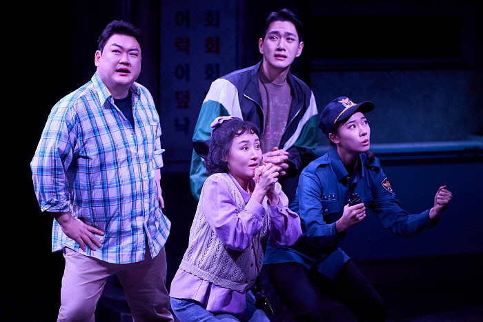 이상한 나라의 춘자씨 공연사진 (9).jpg