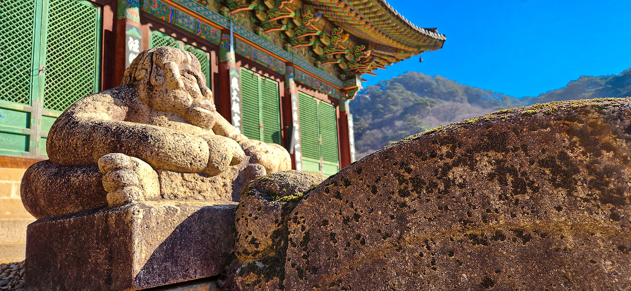 법주사_대웅전 원숭이.jpg