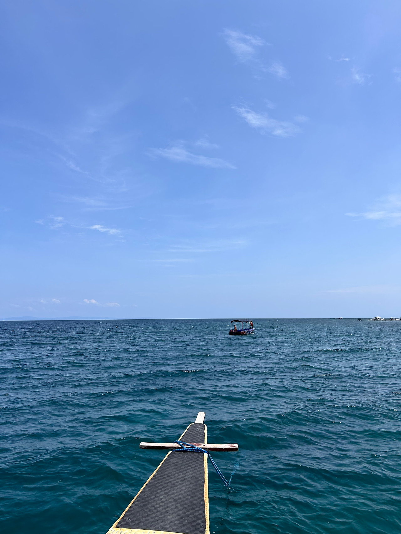 짙푸른 바다.jpg