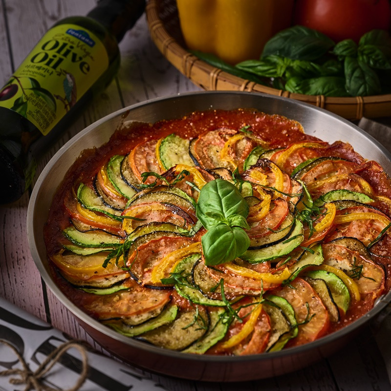 플랫폼_레시피_폰타나_파스타소스_나폴리뽀모도로토마토파스타소스_아르베끼나올리브오일_라따뚜이_완성 c.jpg