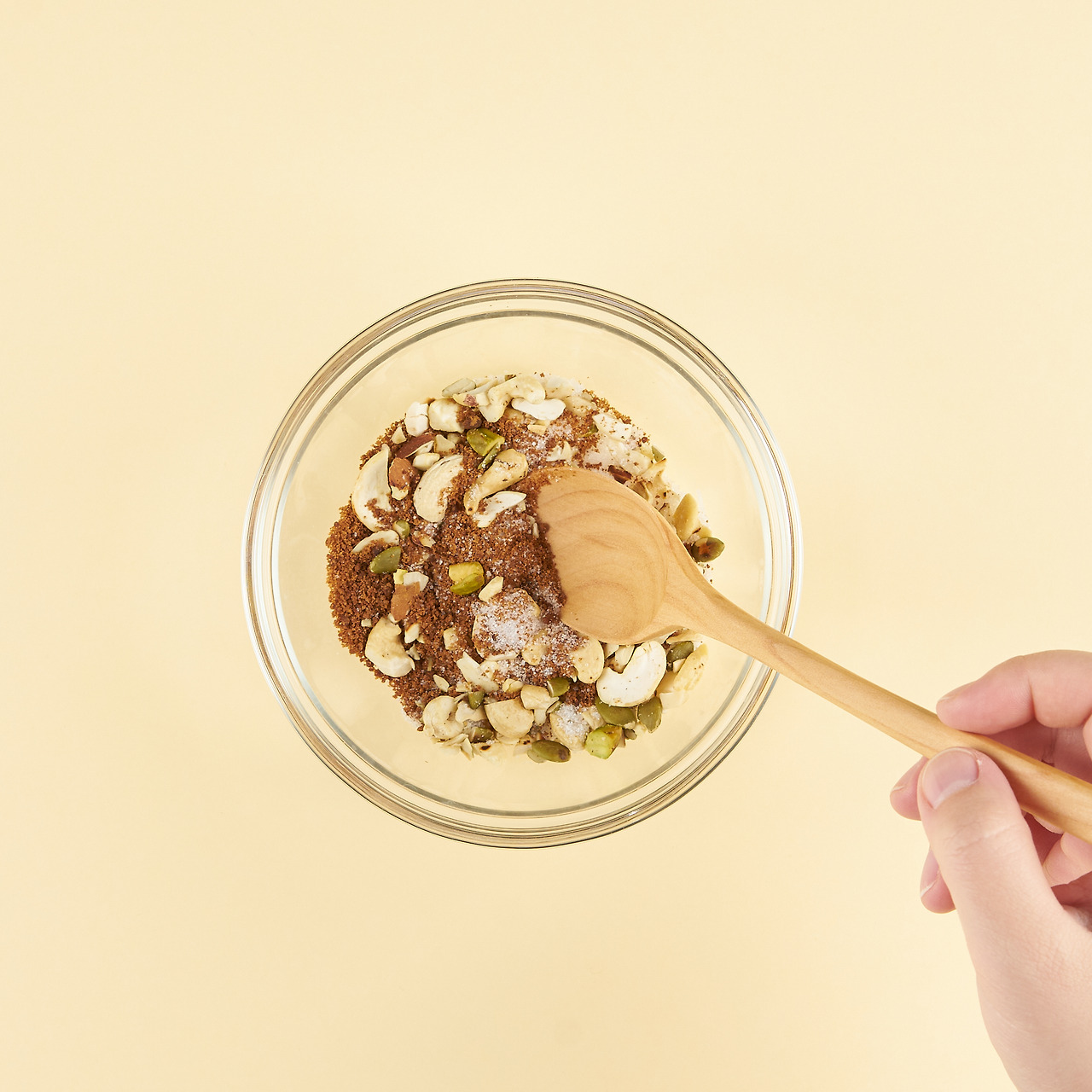 호떡 속 재료 섞기.jpg