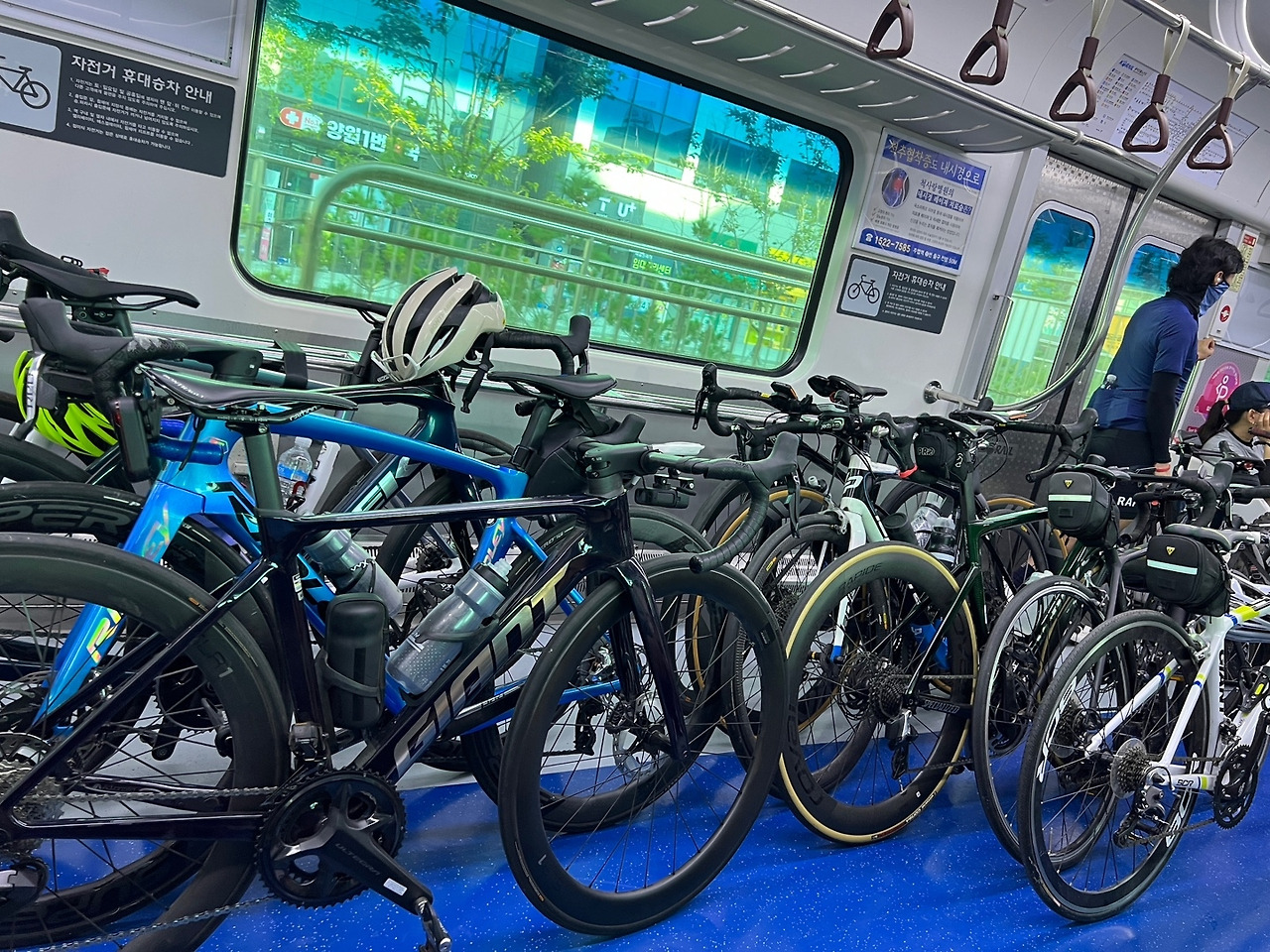 지하철 자전거1.jpg