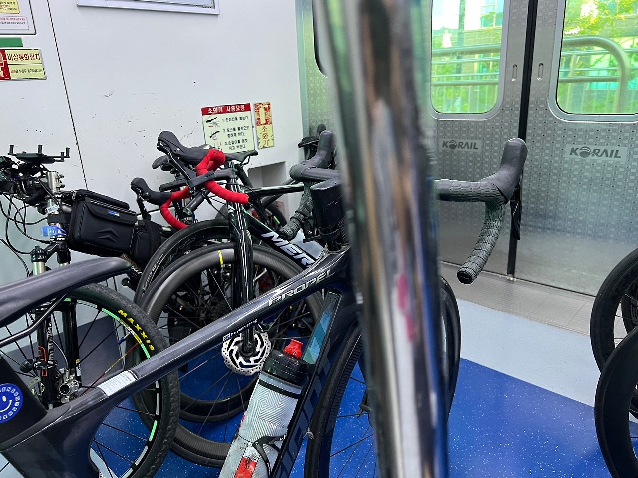 지하철 자전거2.jpg