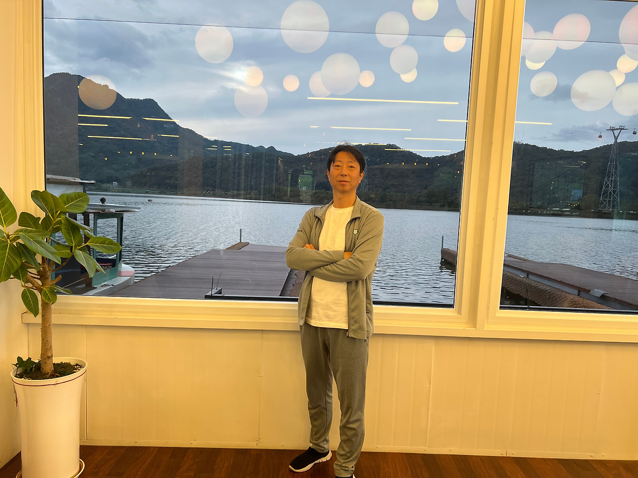 수상카페 강.jpg