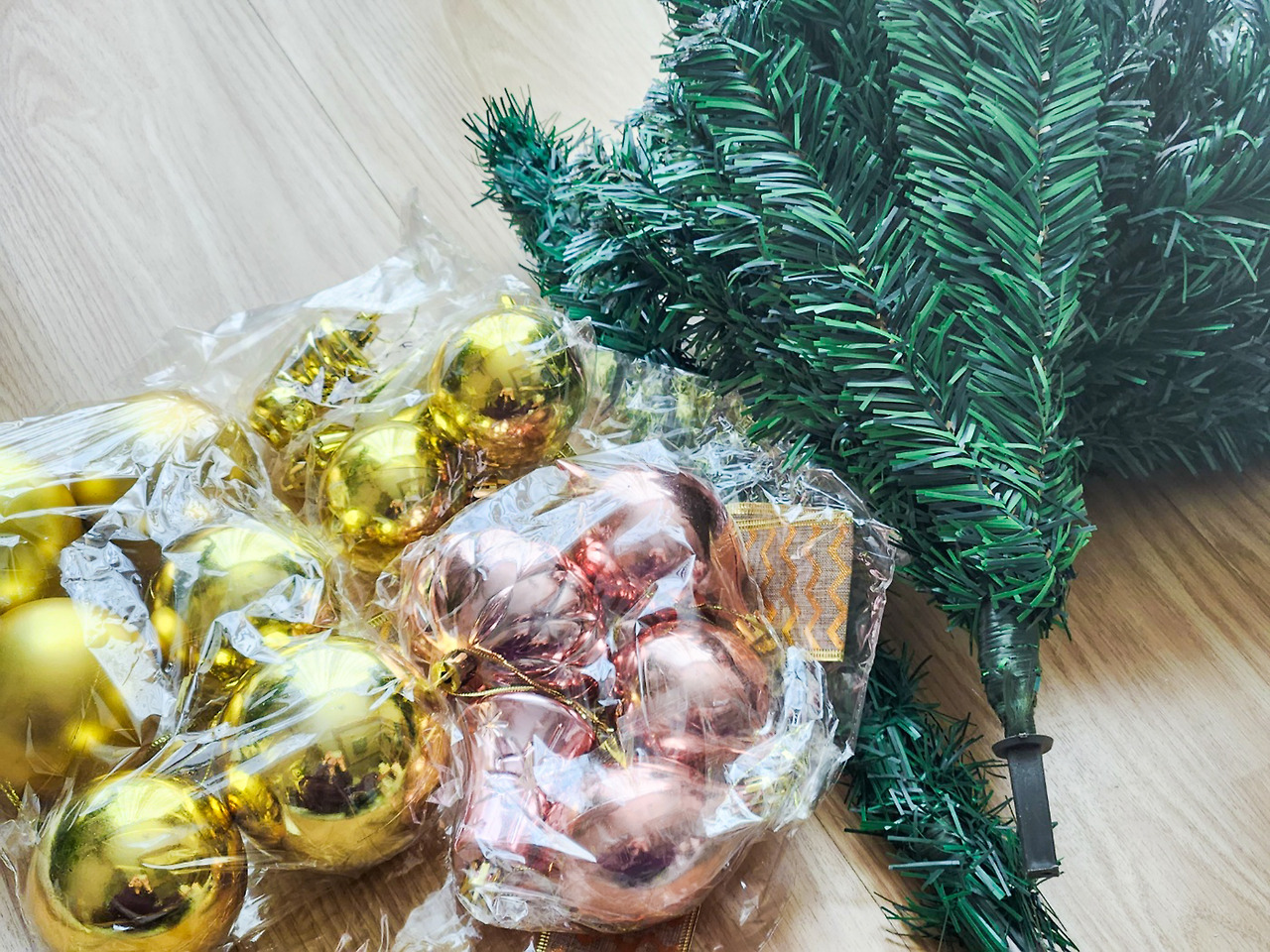 브런치_일상_트리장식 (1).jpg