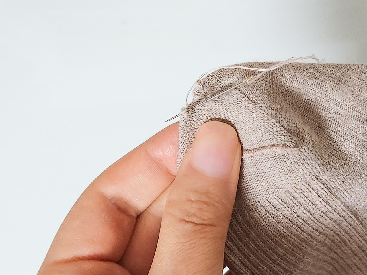 브런치_일상_양말꼬메기 (1).jpg