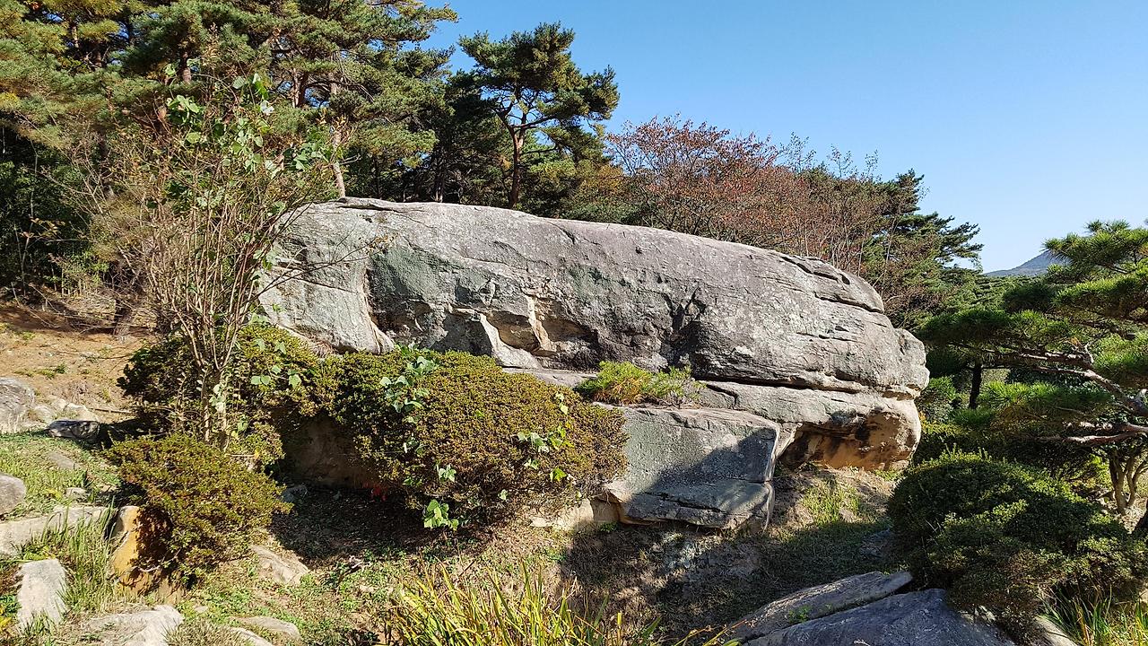 이징규가 갑옷을 숨겼다는 갑옷바위.jpg