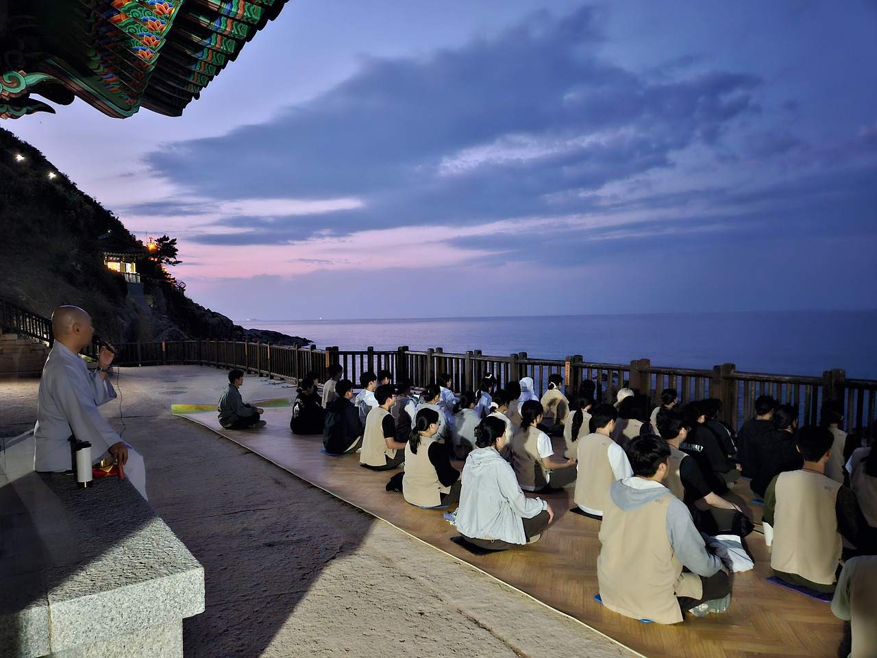 origin_겨울엔컬링이다…여름서핑에이은낙산사템플스테이 (1).jpg