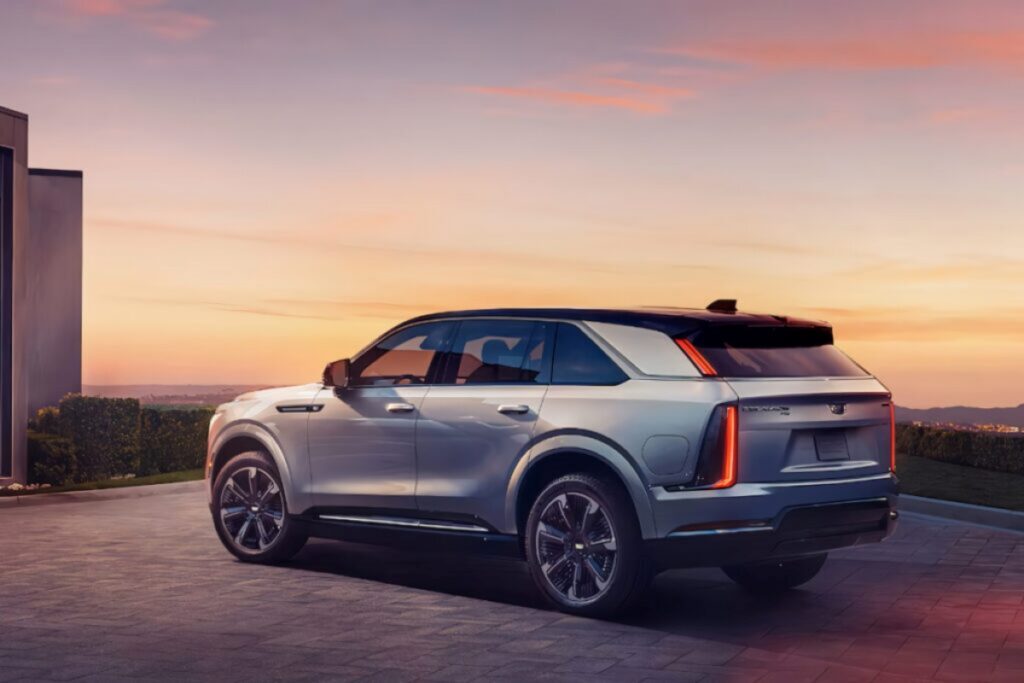 Large-EV-Escalade-iq-1-1024x683.jpg