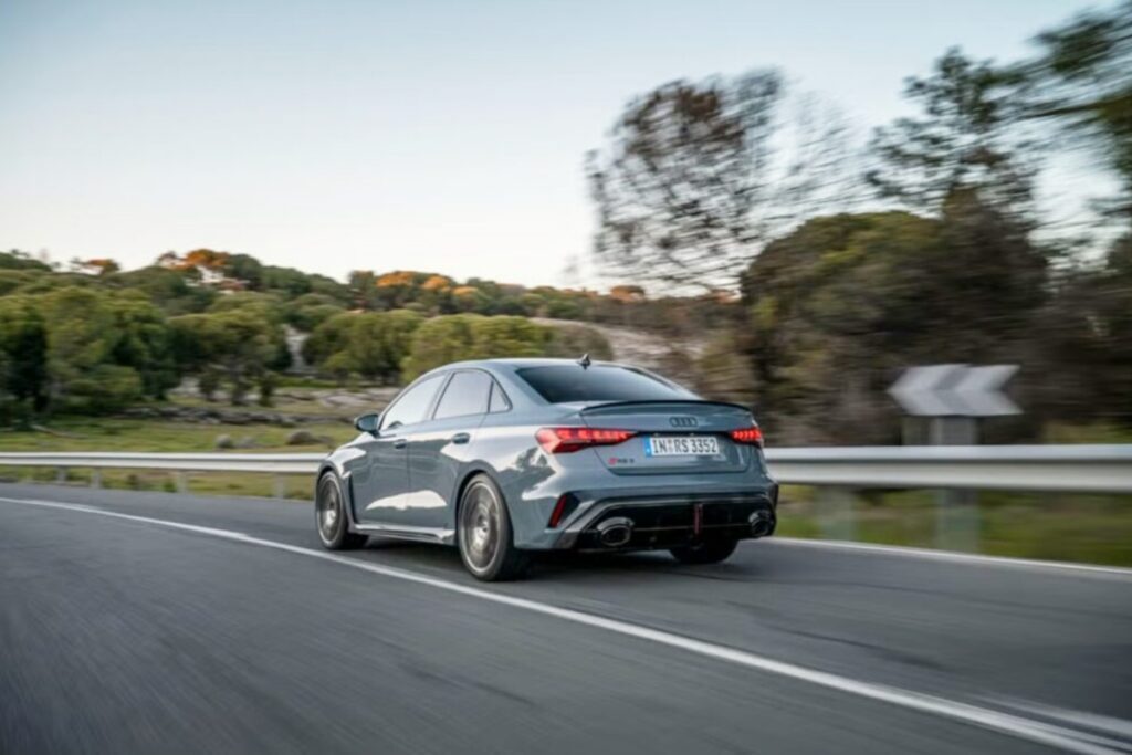 batch_2025-Audi-RS3-3_-1024x676-1-1024x683.jpg