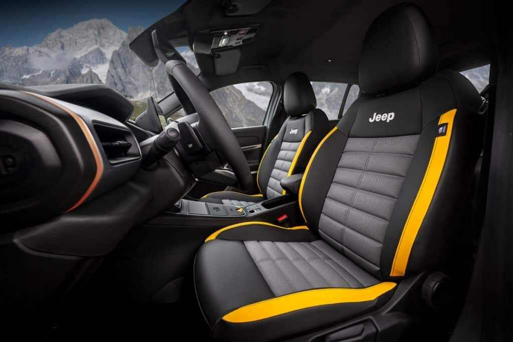 batch_ajeep-avenger-4xe-the-north-face-edition-interior-2-1024x683.jpg