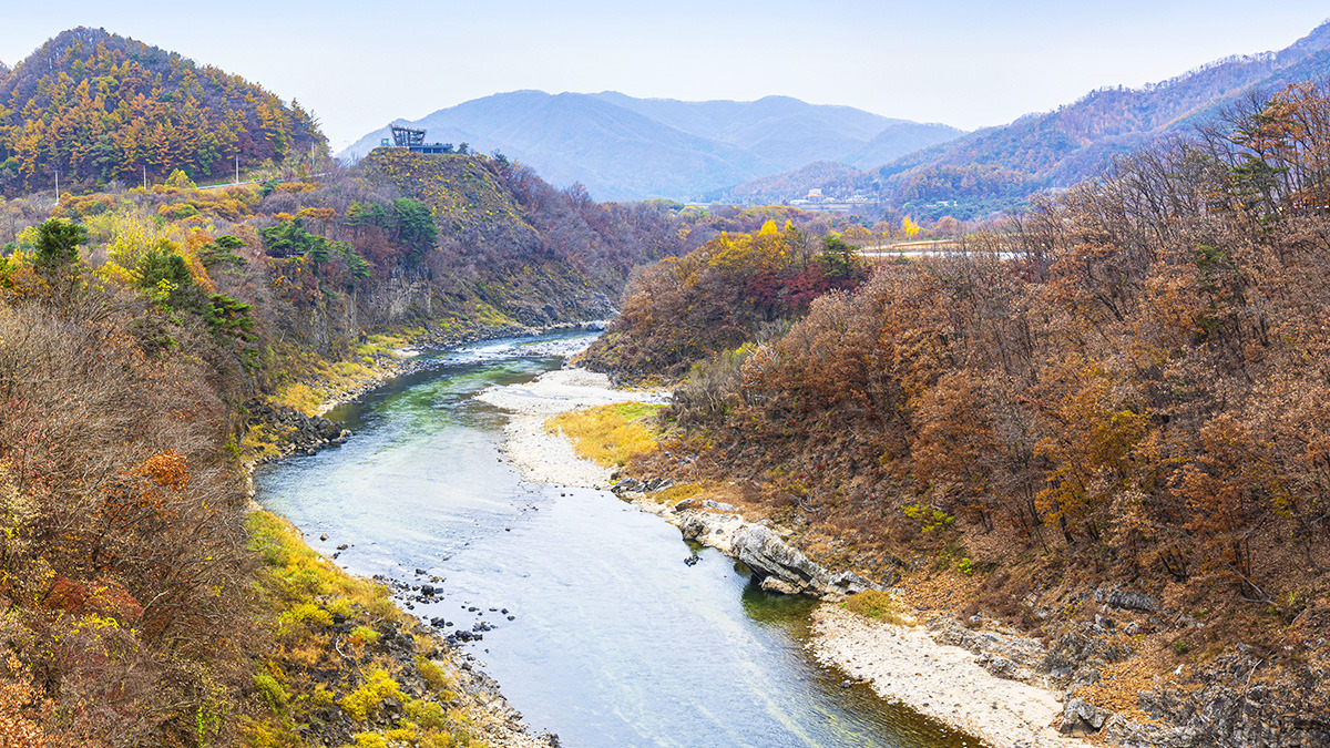 Hantangang Sky Bridge River 3.jpg