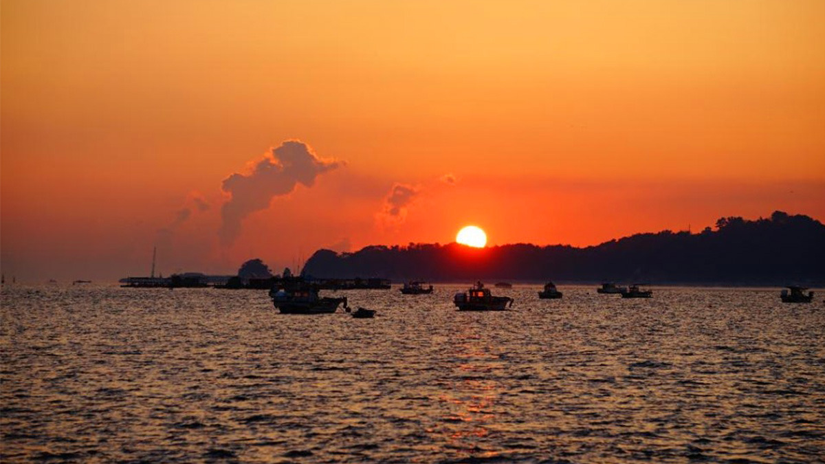 Sunrise at Dangjin Waemok Village4.jpg