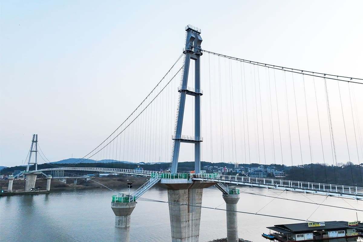 Yeoju-Swinging-Bridge2.jpg