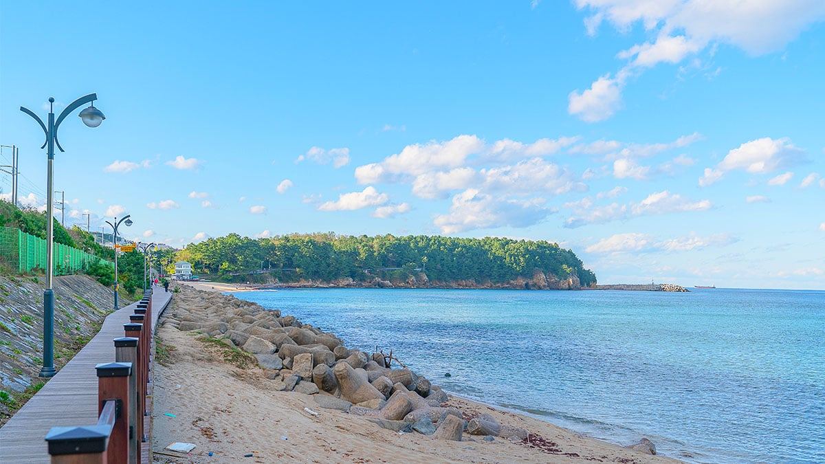 Donghae-Hanseom-Beach-2.jpg