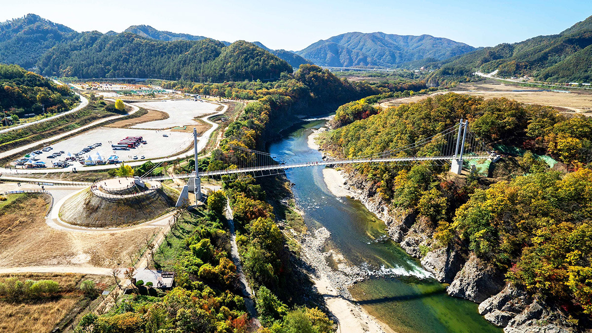 Hantangang Suspension Bridge Natural Scenery 6.jpg