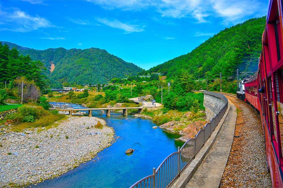 Baekdudaegan-Valley-Train-4.jpg