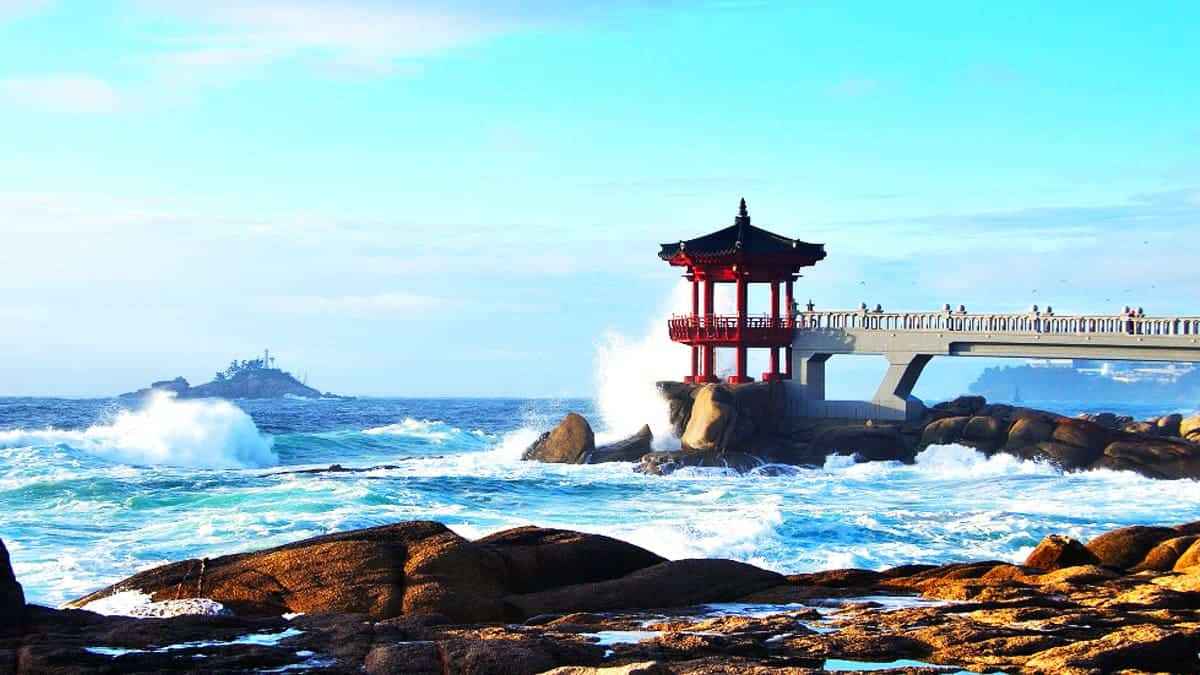 Sokcho-tourist-surge4.jpg