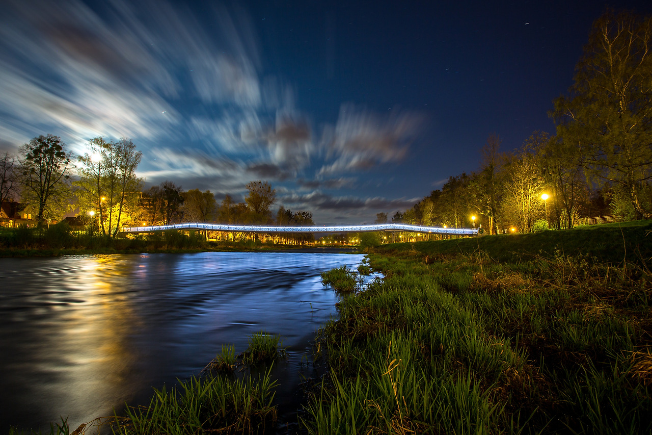 long-exposure-night-view-of-the-river-2023-11-27-04-59-26-utc.jpg
