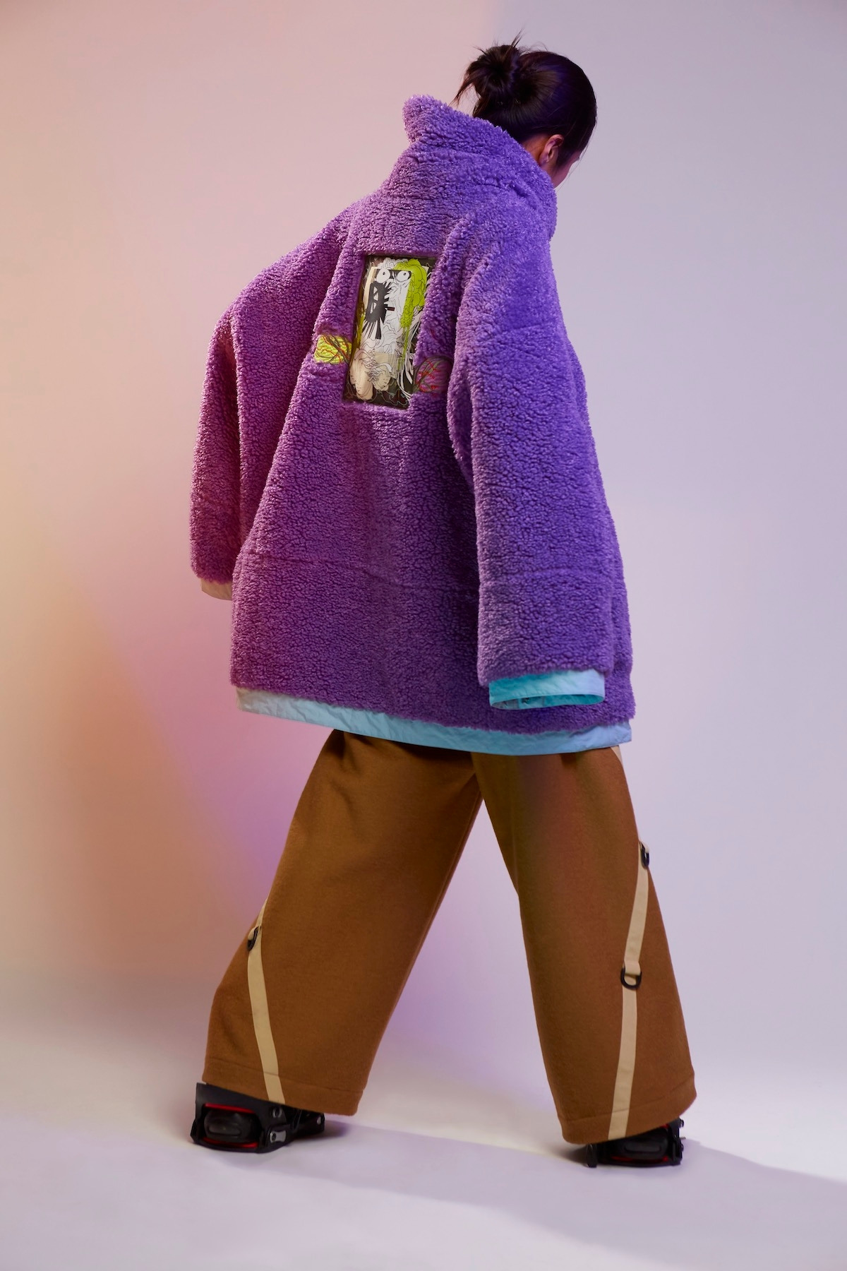 SLOUCHER-POLAR-SWEATER_82213903_Dust-Purple_backPLUSFOUR-PANTS_82213519_Mocca.jpg