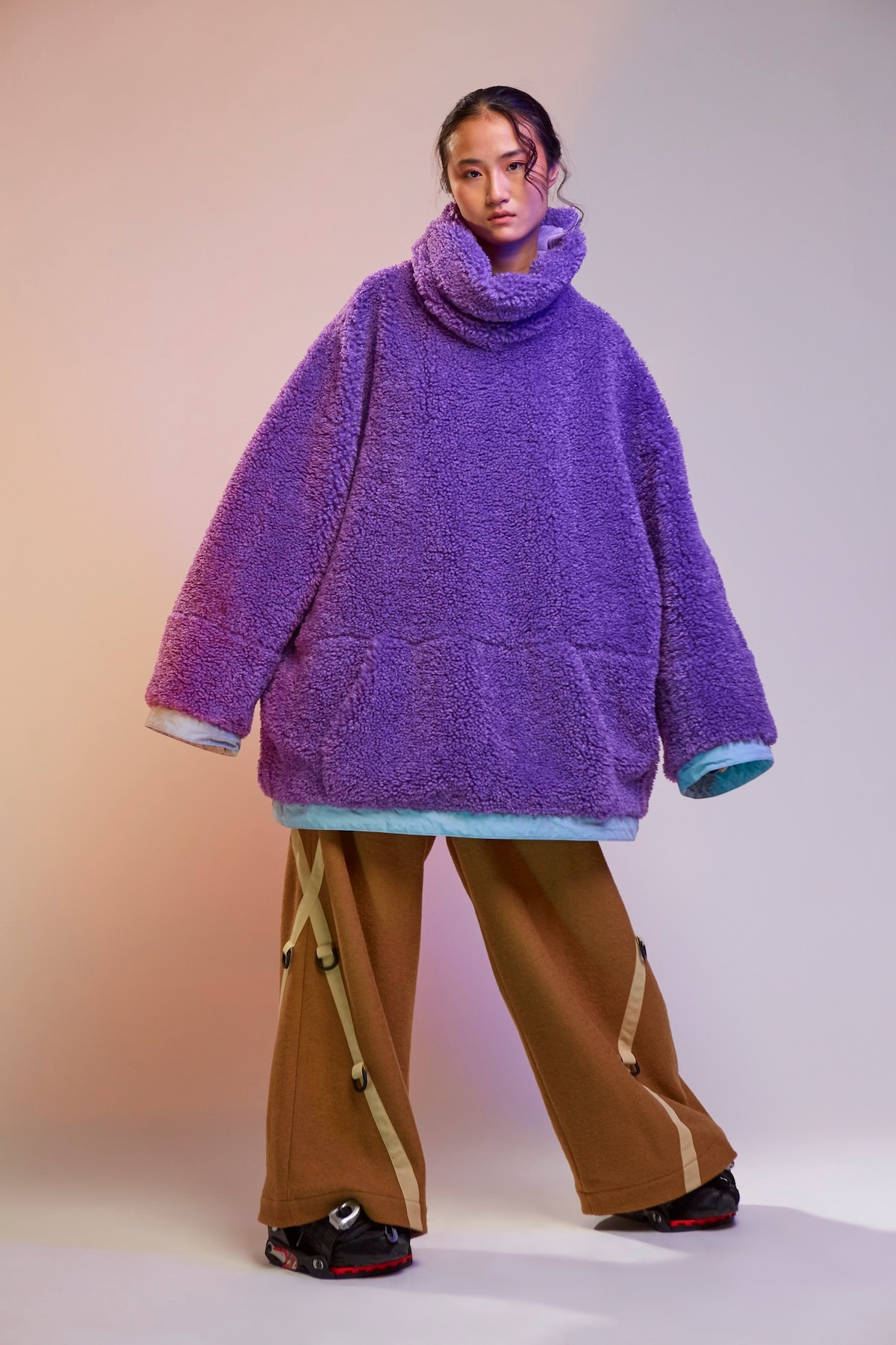 SLOUCHER-POLAR-SWEATER_82213903_Dust-Purple_frontPLUSFOUR-PANTS_82213519_Mocca.jpg
